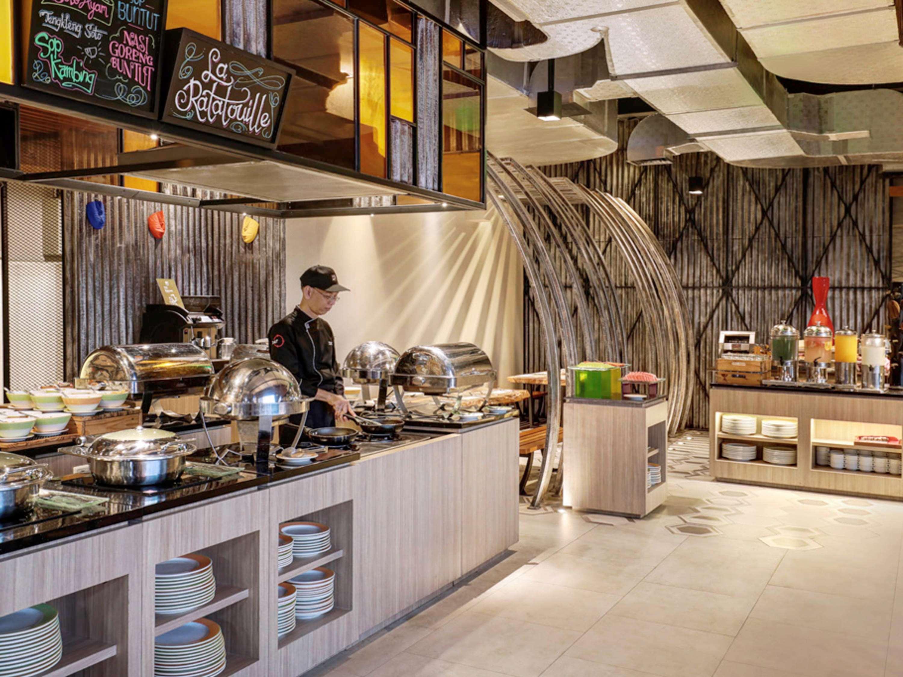 Ibis Malioboro Yogyakarta Exterior foto