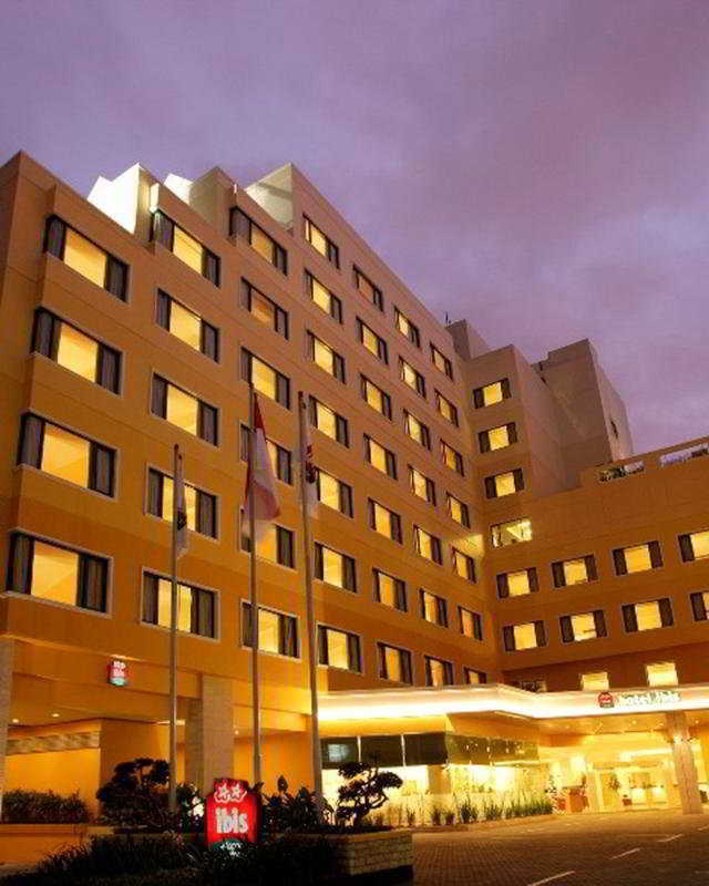 Ibis Malioboro Yogyakarta Exterior foto