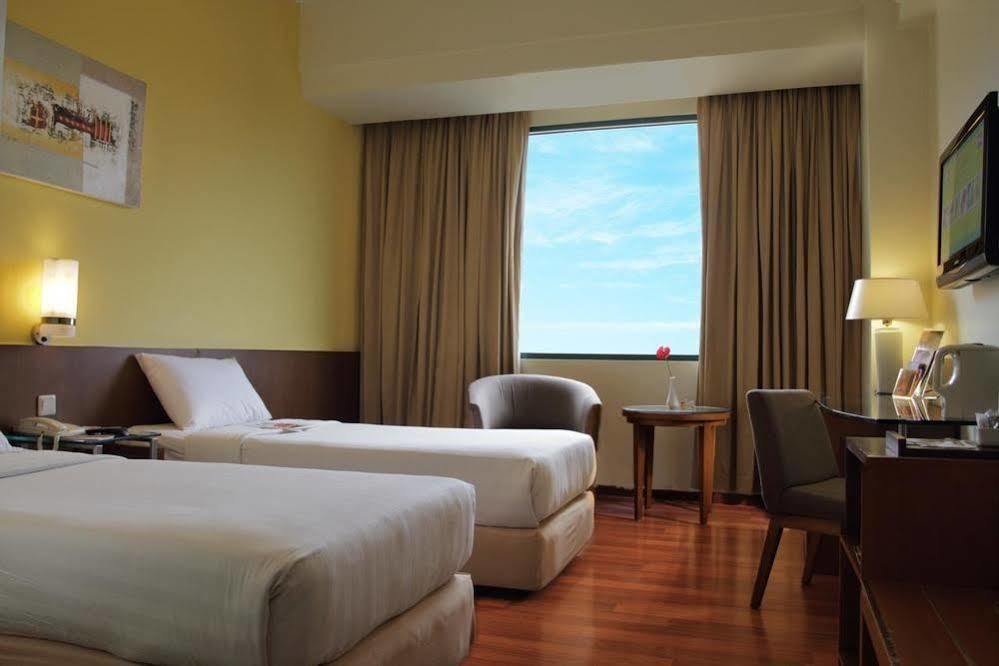 Ibis Malioboro Yogyakarta Exterior foto