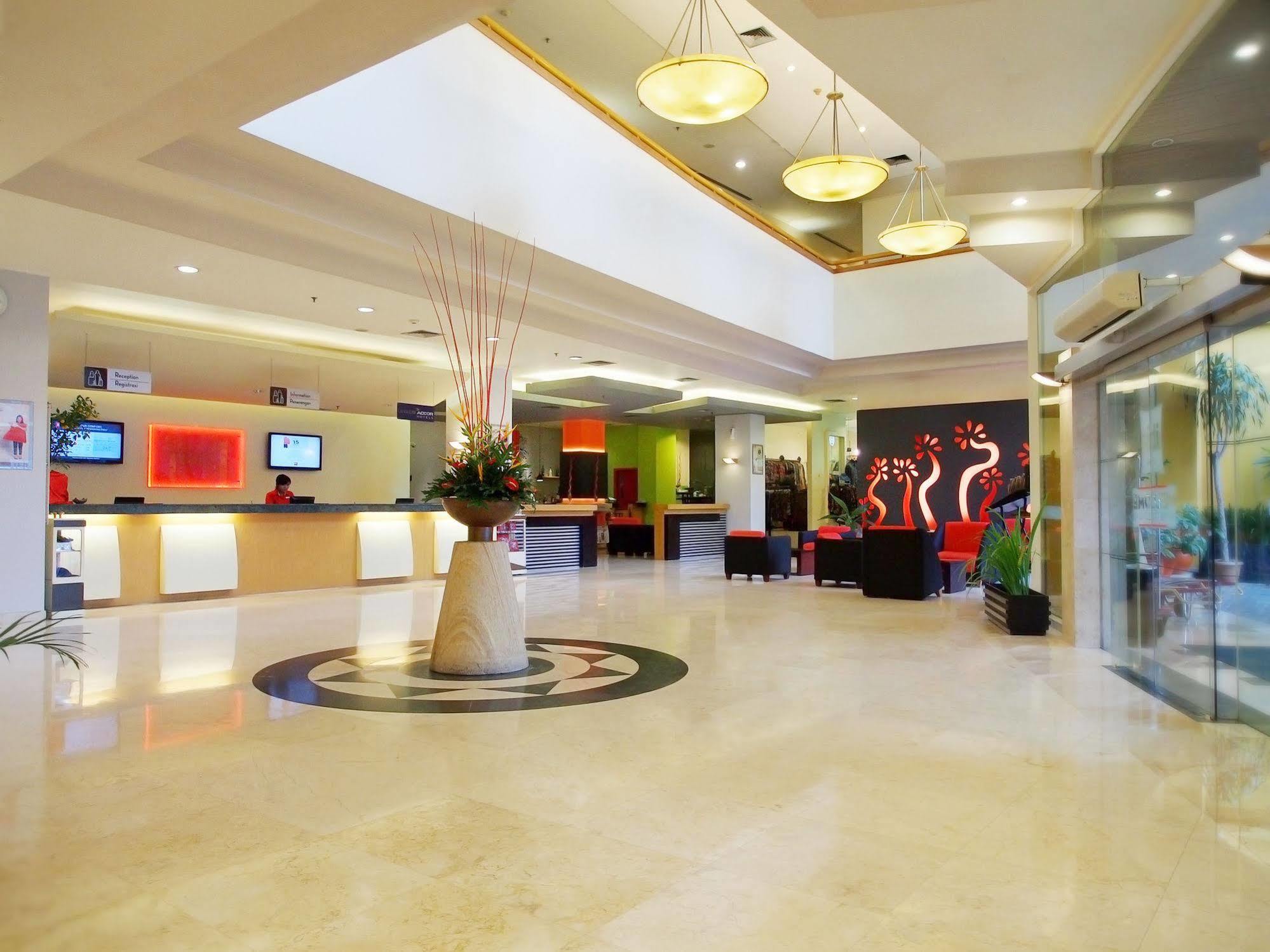 Ibis Malioboro Yogyakarta Exterior foto