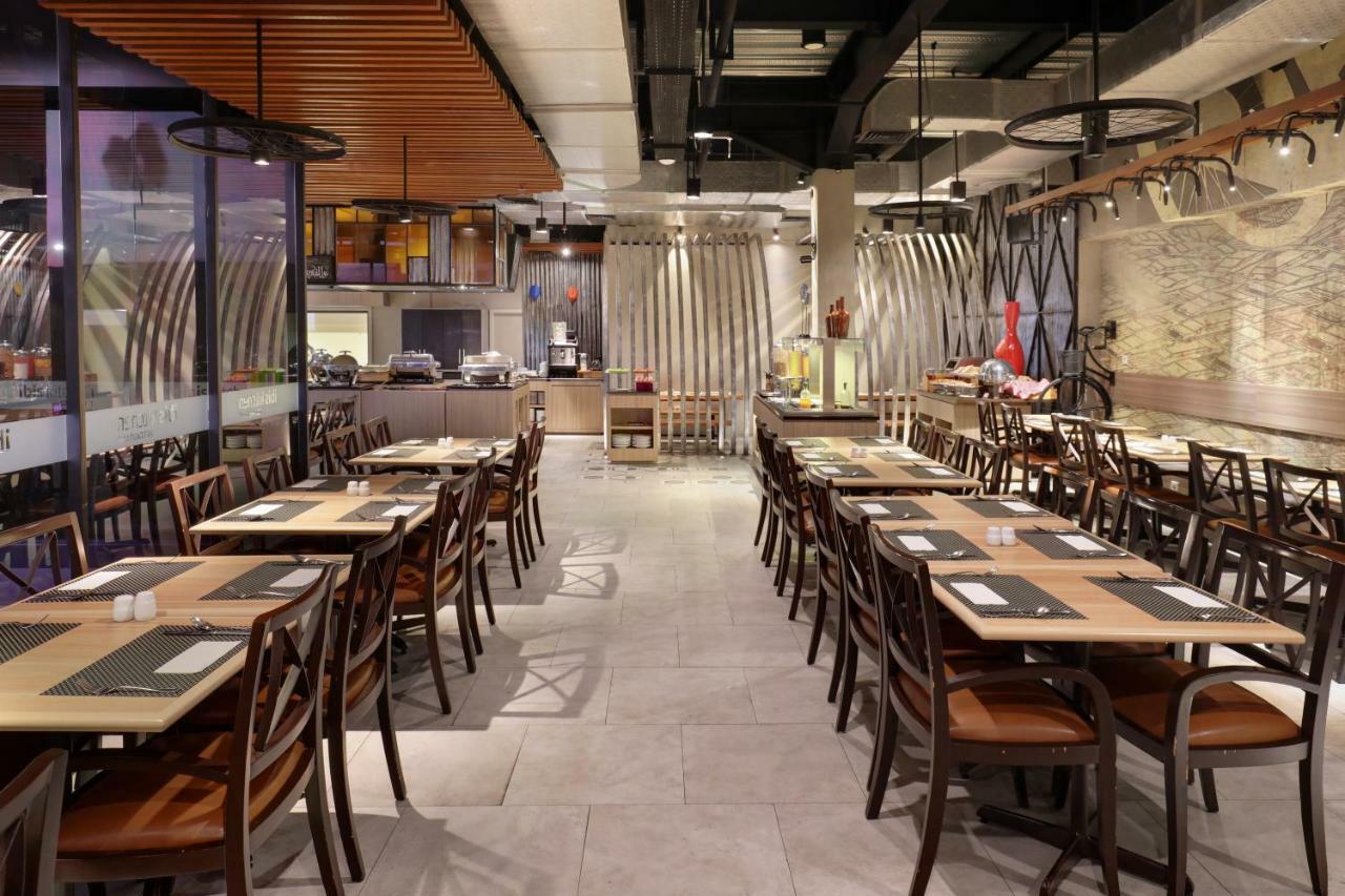 Ibis Malioboro Yogyakarta Exterior foto